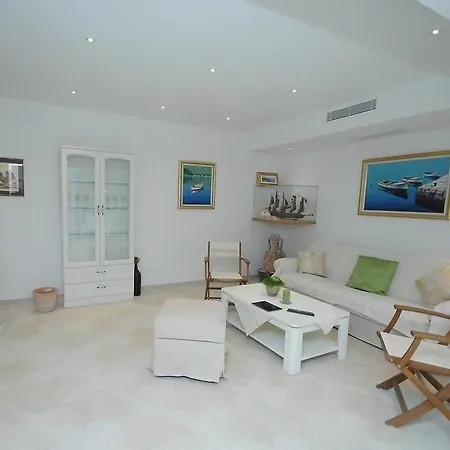 Willa Villa Art Gallery